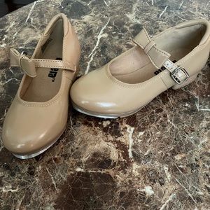 Tap shoes